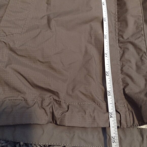 The North Face Women's HyVent 2.5L Waterproof Nylon Jacket - Picture 4 of 12